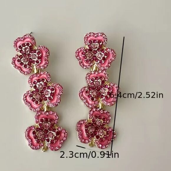 ✨🆕✨ Romantic Unique Gold Plated Pink Clover Simulated Gems Dangle Earrings✨ - Picture 6 of 10